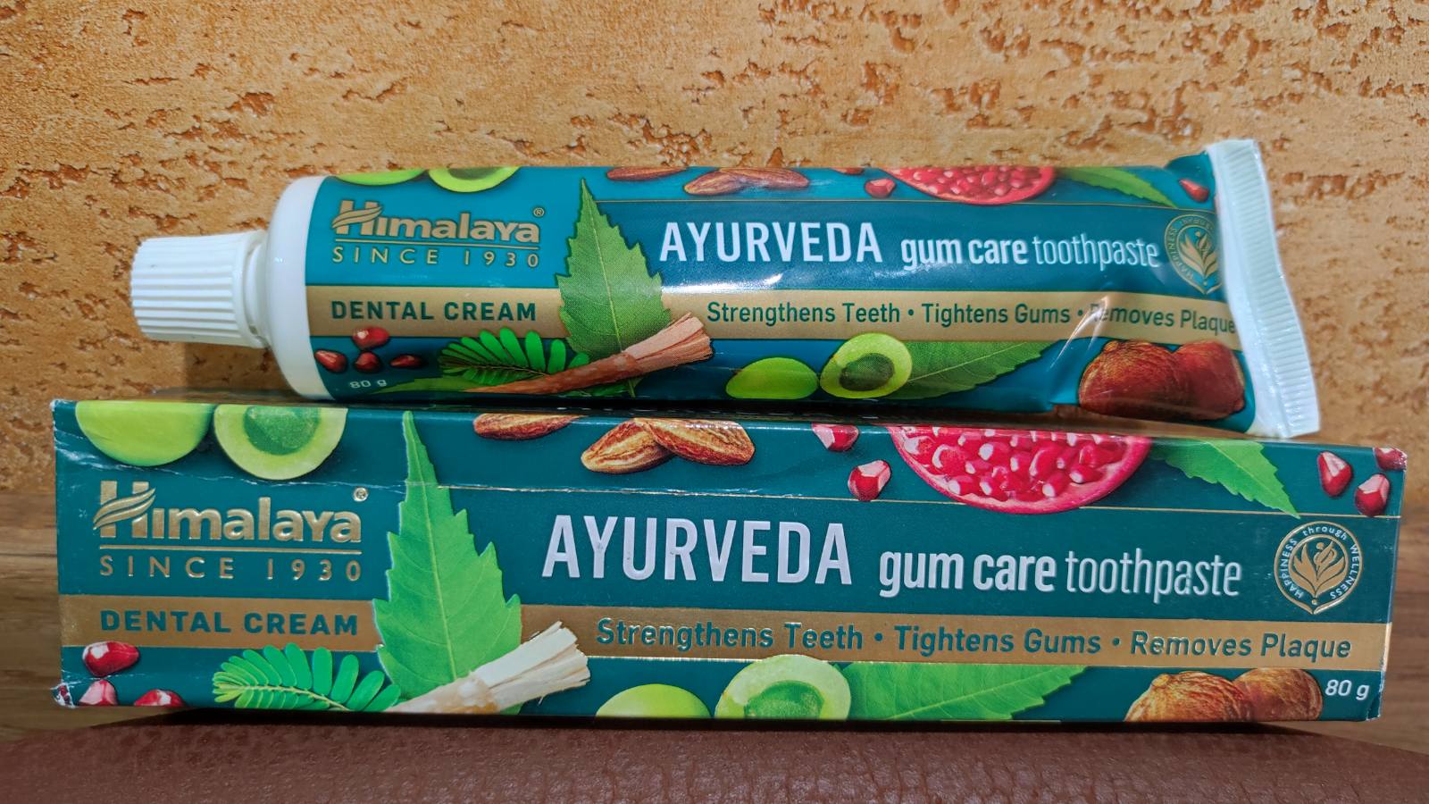 Зубная паста Хималая Himalaya Dental Cream 80 гр от кровоточивости десен Освежает дыхание Защищает Укрепляет Индия