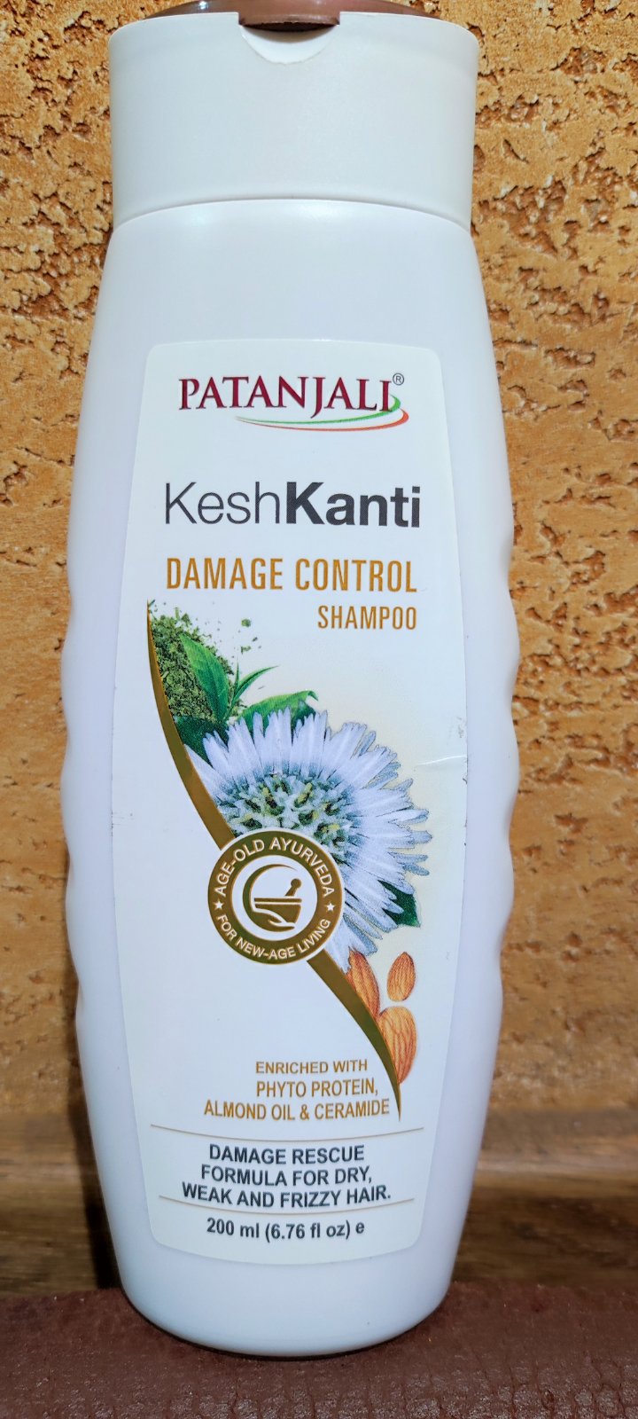 Шампунь Патанджали Контроль для поврежденных волос Кеш канти Damage control Kesh Kanti Patanjali 200 мл