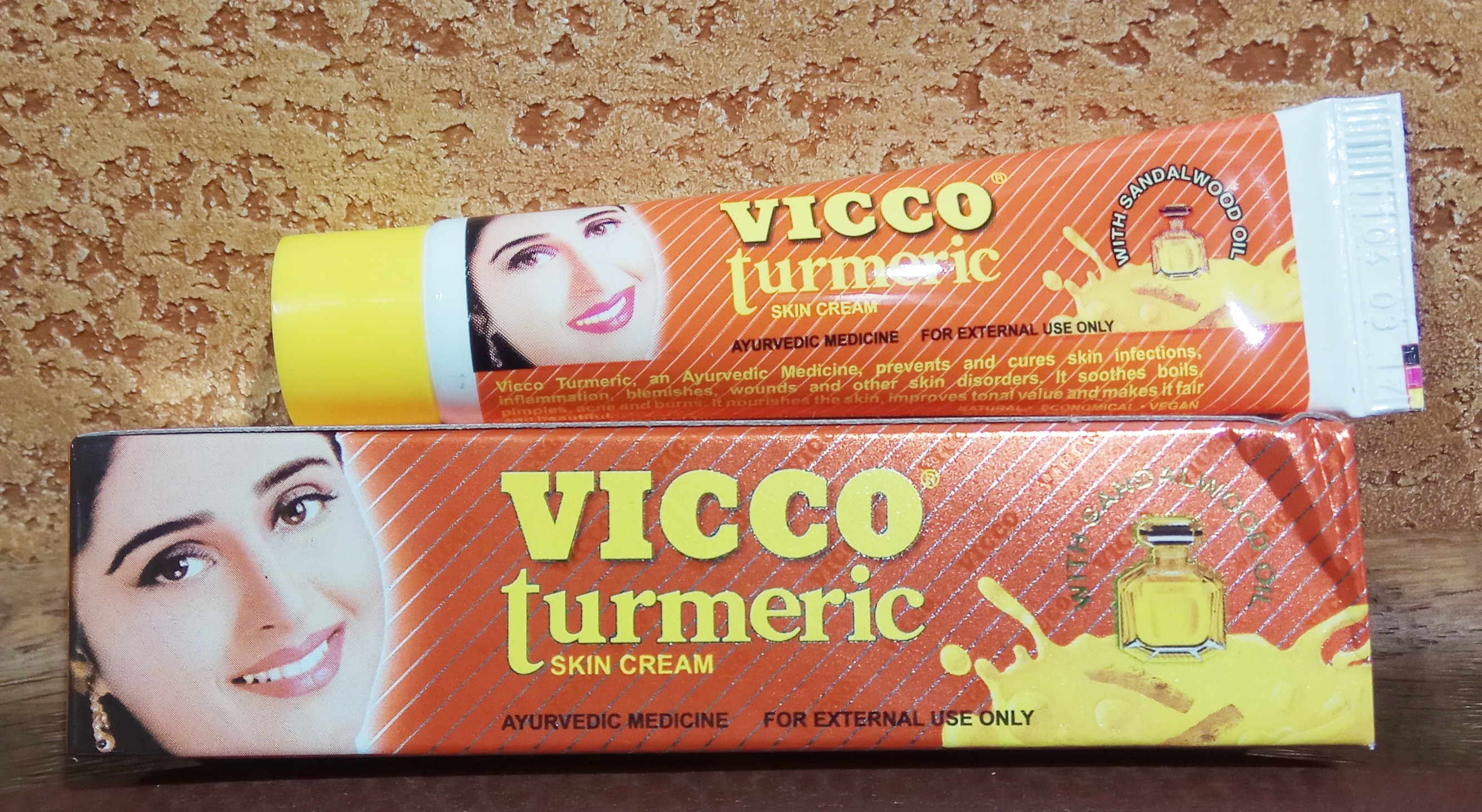 Викко крем турмерик 30 гр Vicco turmeric с куркумой аюрведический осветляет кожу, омолаживает, от пятен, защищает.  Индия