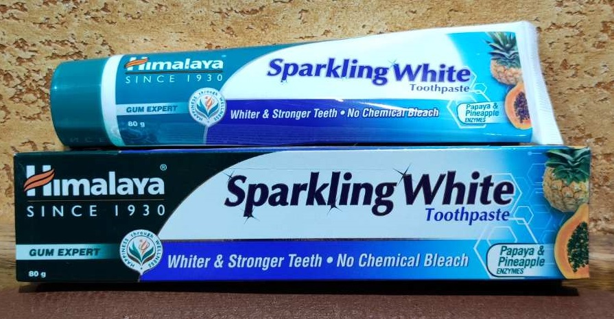 Зубная паста Хималая Спарклинг Вайт Himalaya Sparkling White 80 гр Нежное надежное отбеливание, освежает дыхание, защищает, укрепляет, Индия
